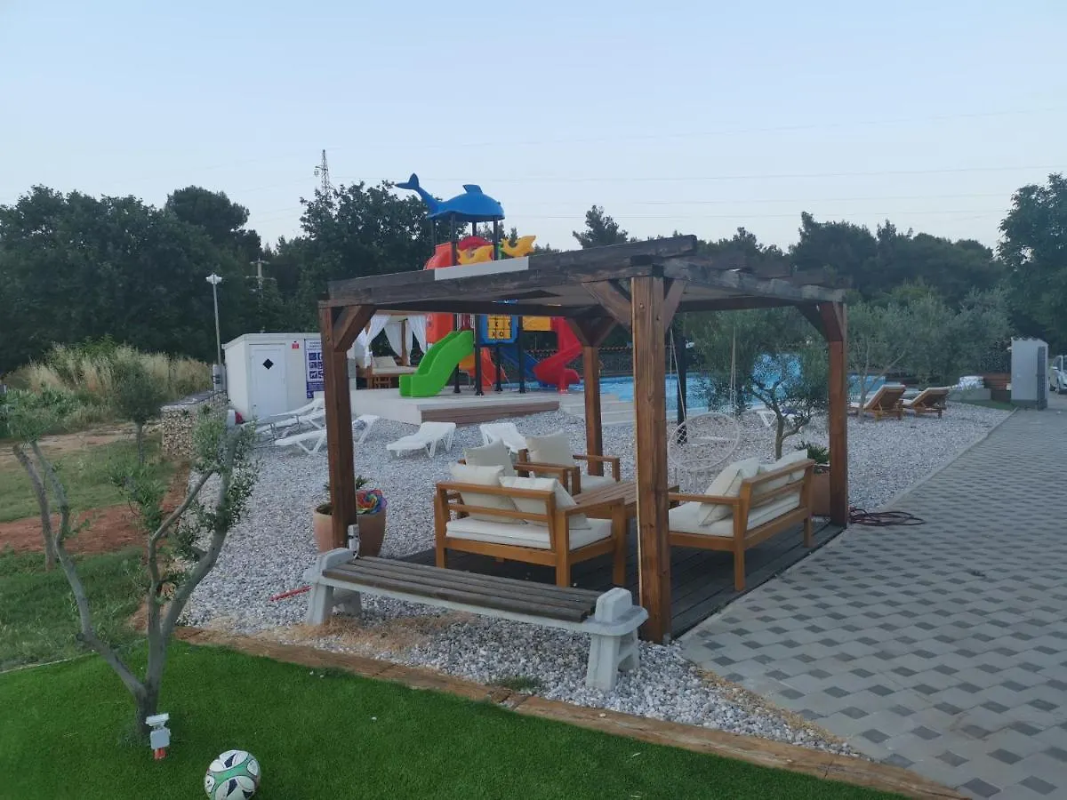 Camper For Two Hotel Banjole